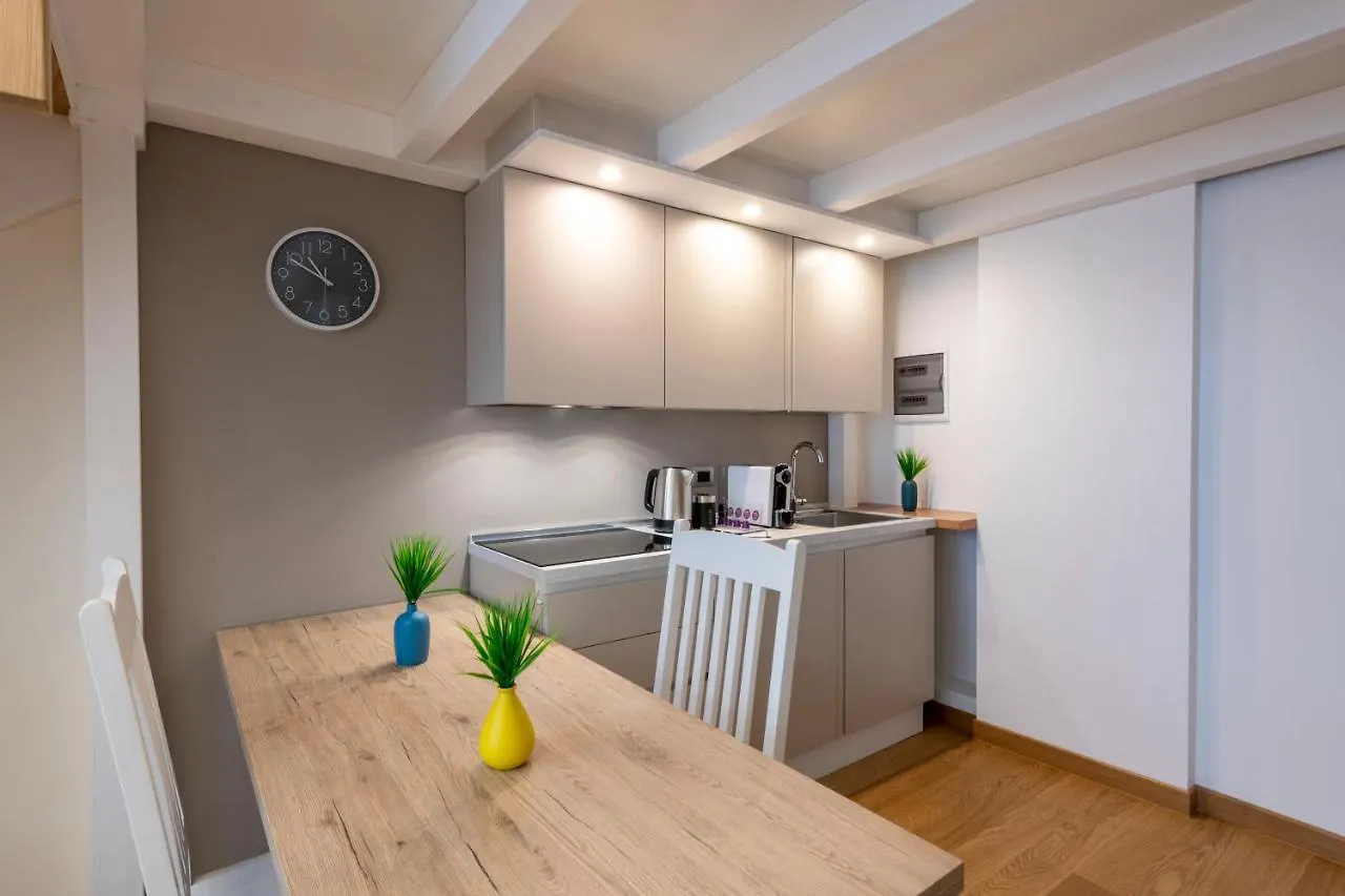 FCM Tourism - Rosales Apartments Milan 0*,
